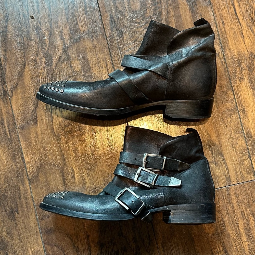 Tod's Black Leather Ankle Boots with 3 Buckles & Studded Toe Sz41 - Picture 4 of 6
